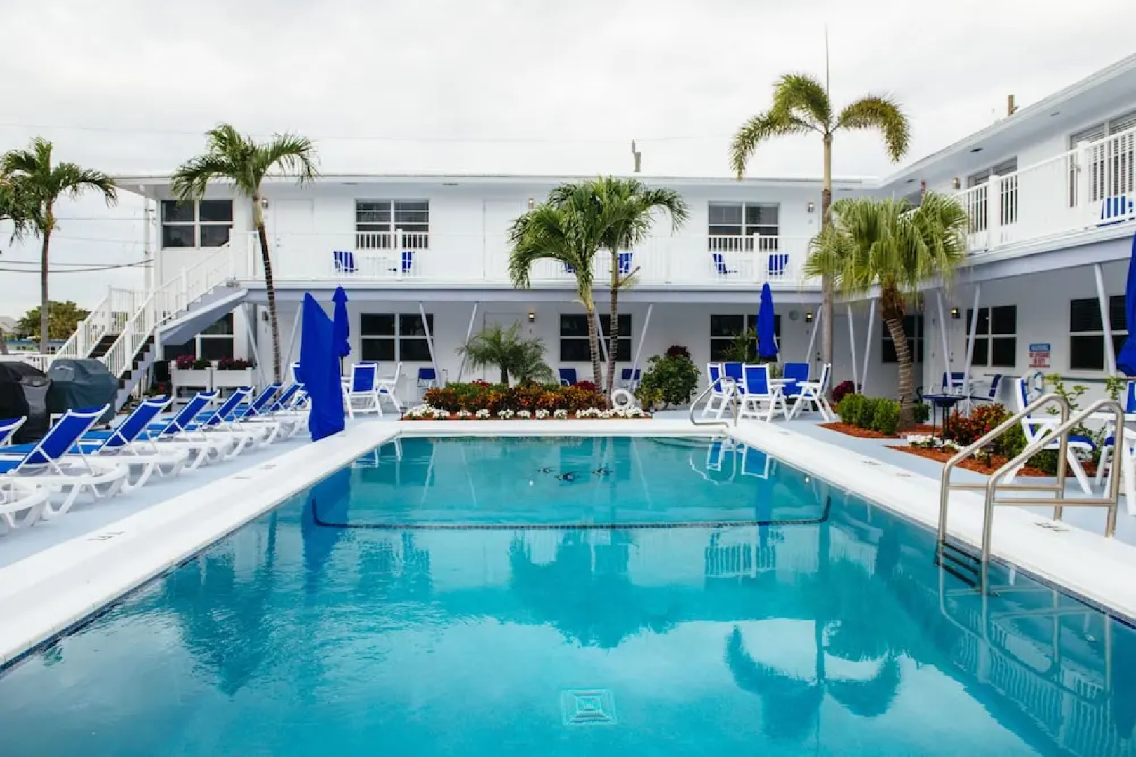 Sea Spray Inn