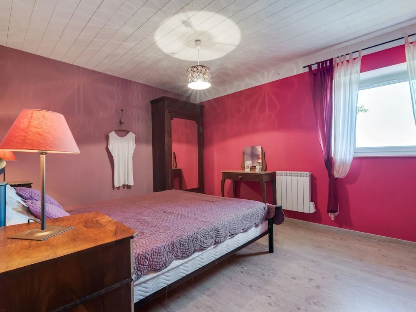 Charming Holiday Home in Saint-beauzire Near Forest