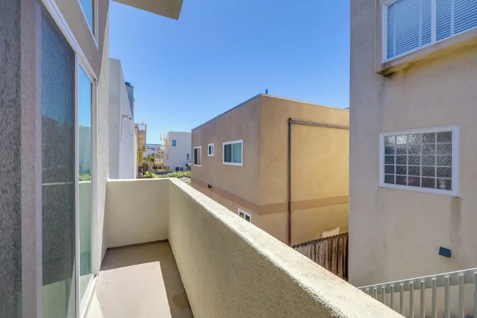 Sleek Oxnard Townhouse w/ Balconies: Walk to Beach