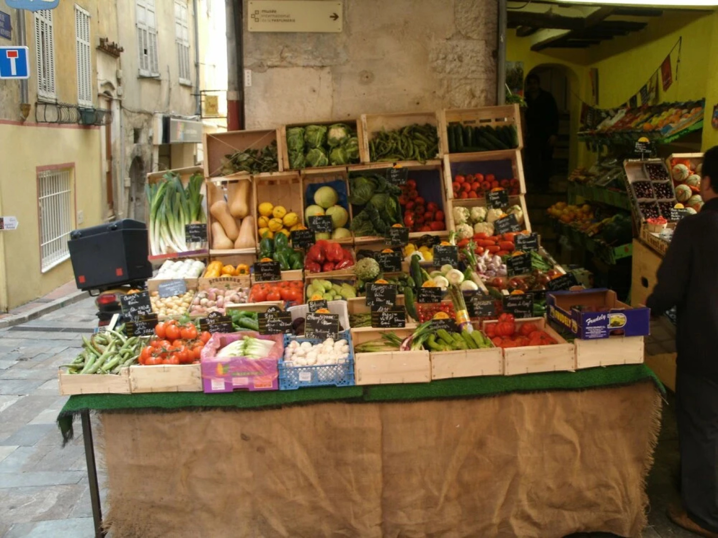 Majestic Villa in Mouans-Sartoux with Swimming Pool