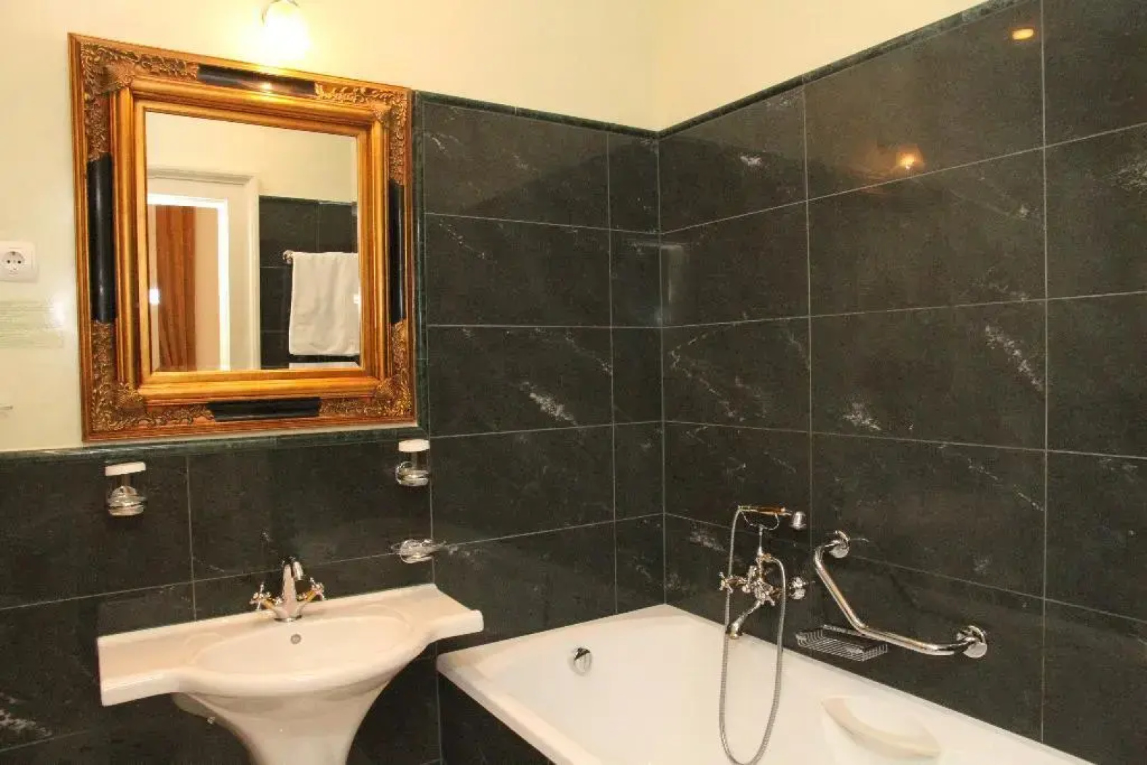 St. George Residence - All Suite Hotel DeLuxe