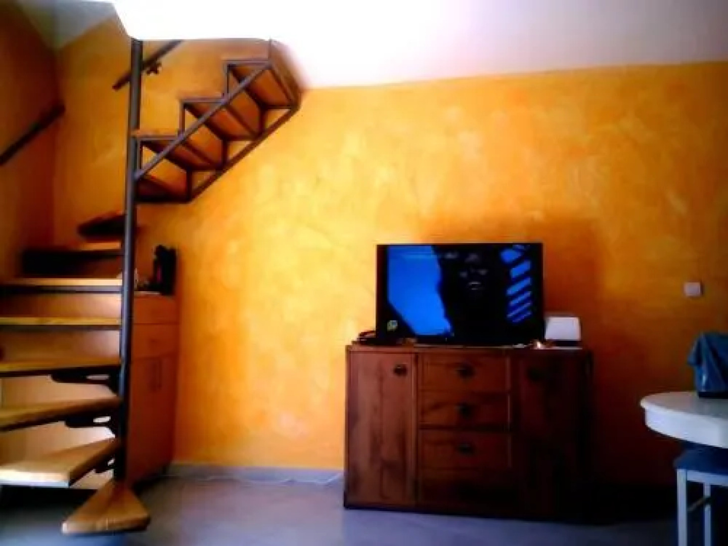 Sunny Port Apartment & Rooms