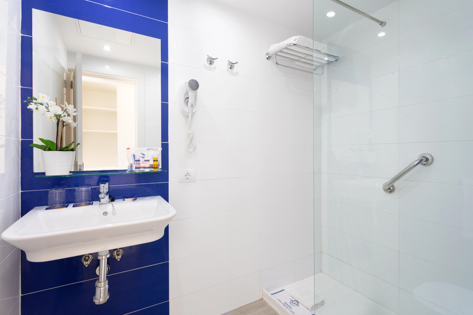 Apartamentos Globales Costa Tropical