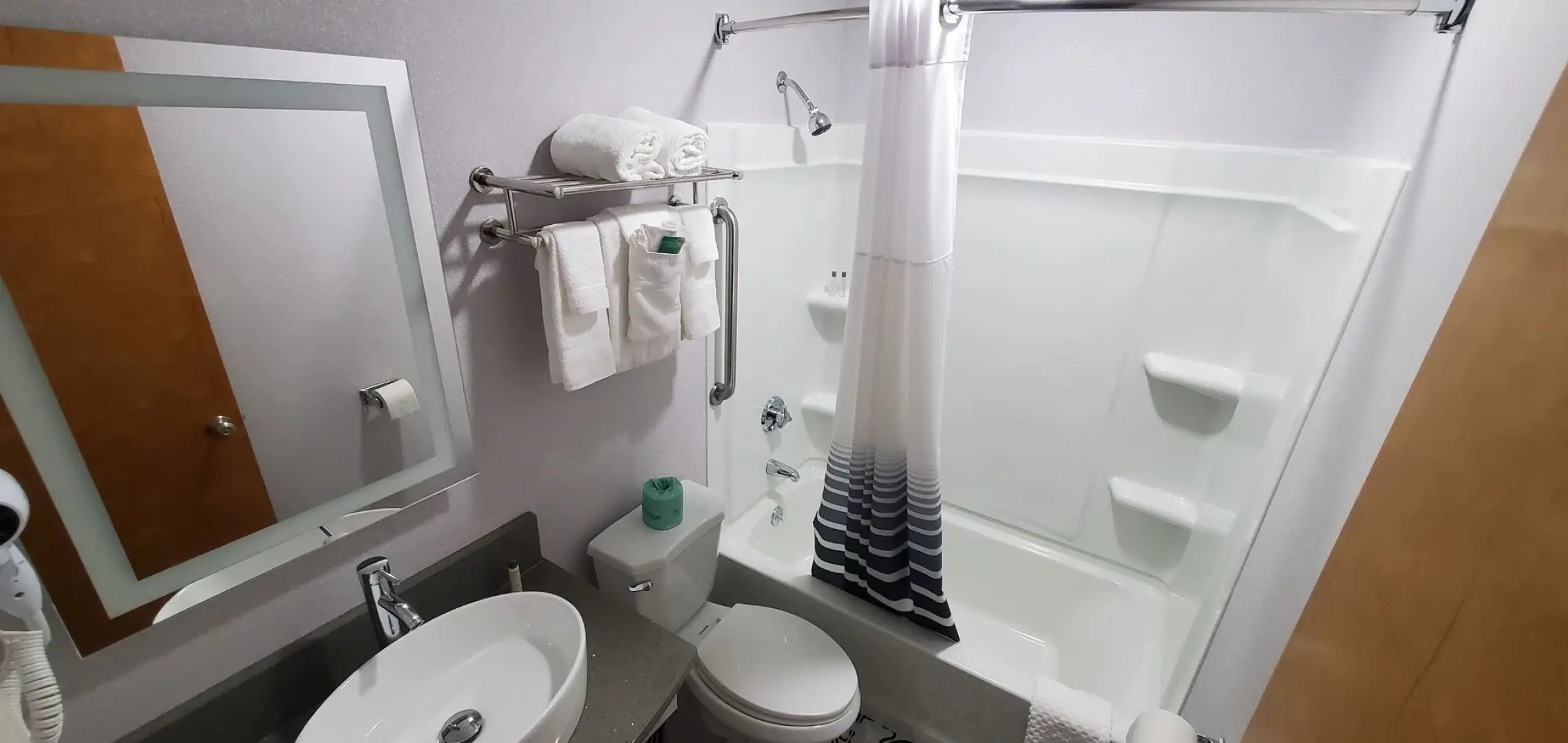 Ambassador Inn & Suites