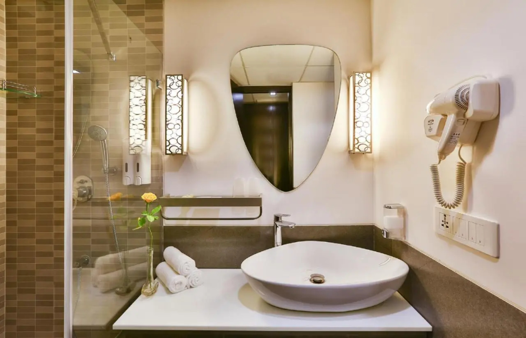T24 Residency Mumbai International Airport Hotel