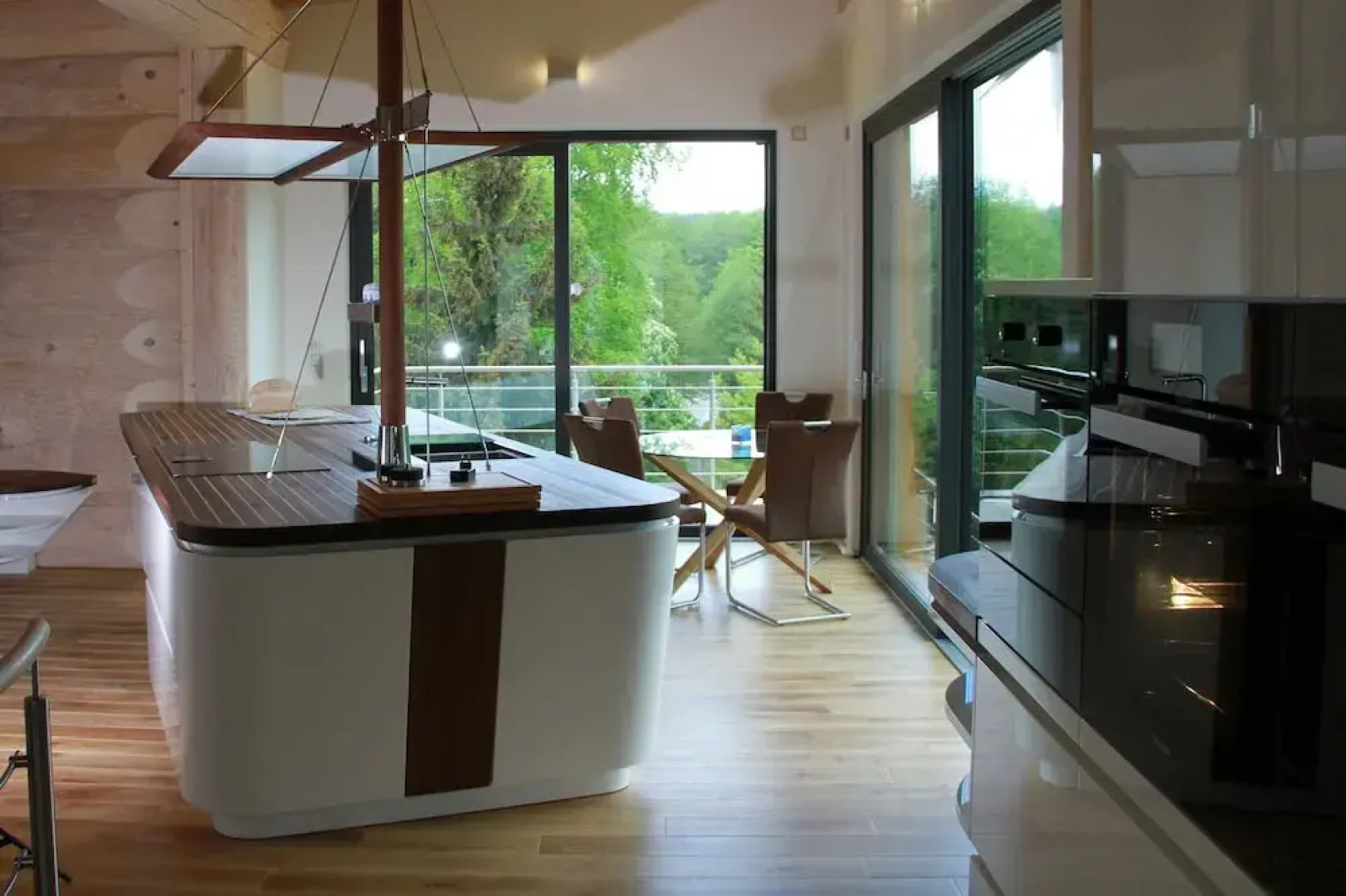 Kanadisches Blockhaus am Plauer See