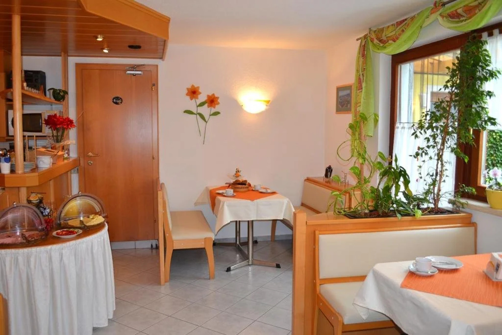 Privatzimmer & Ferienwohnungen Leeb