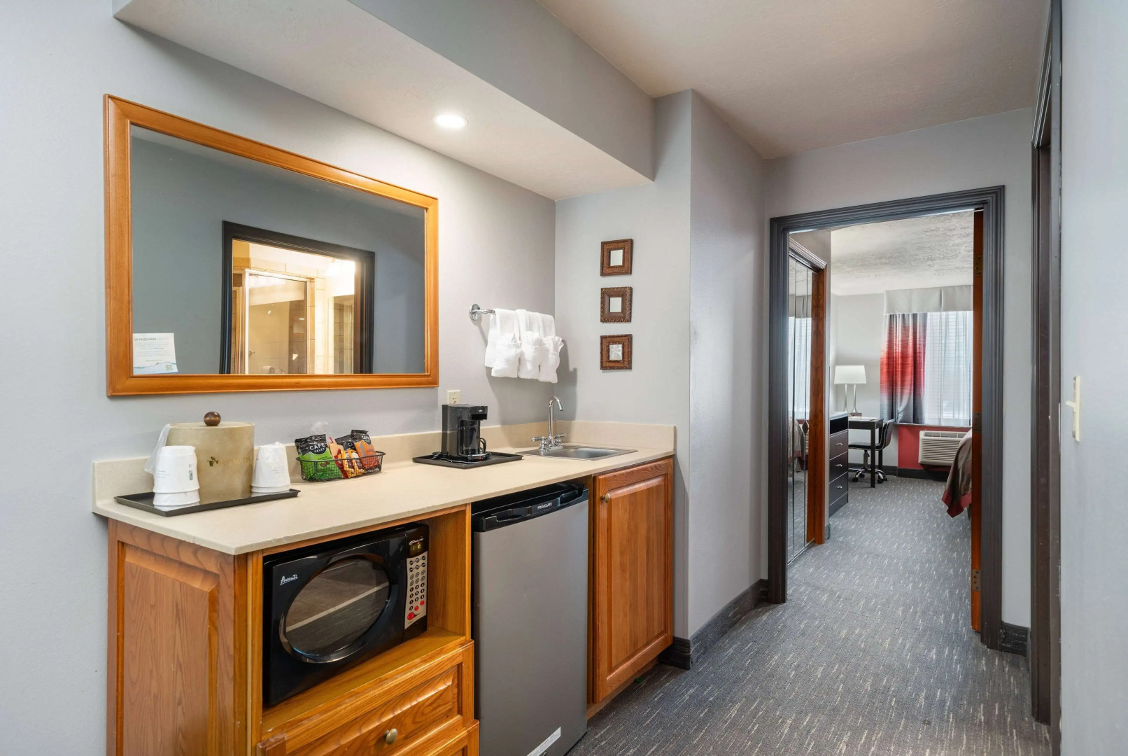 Ramada by Wyndham Sioux Falls Airport-Waterpark & Event Ctr