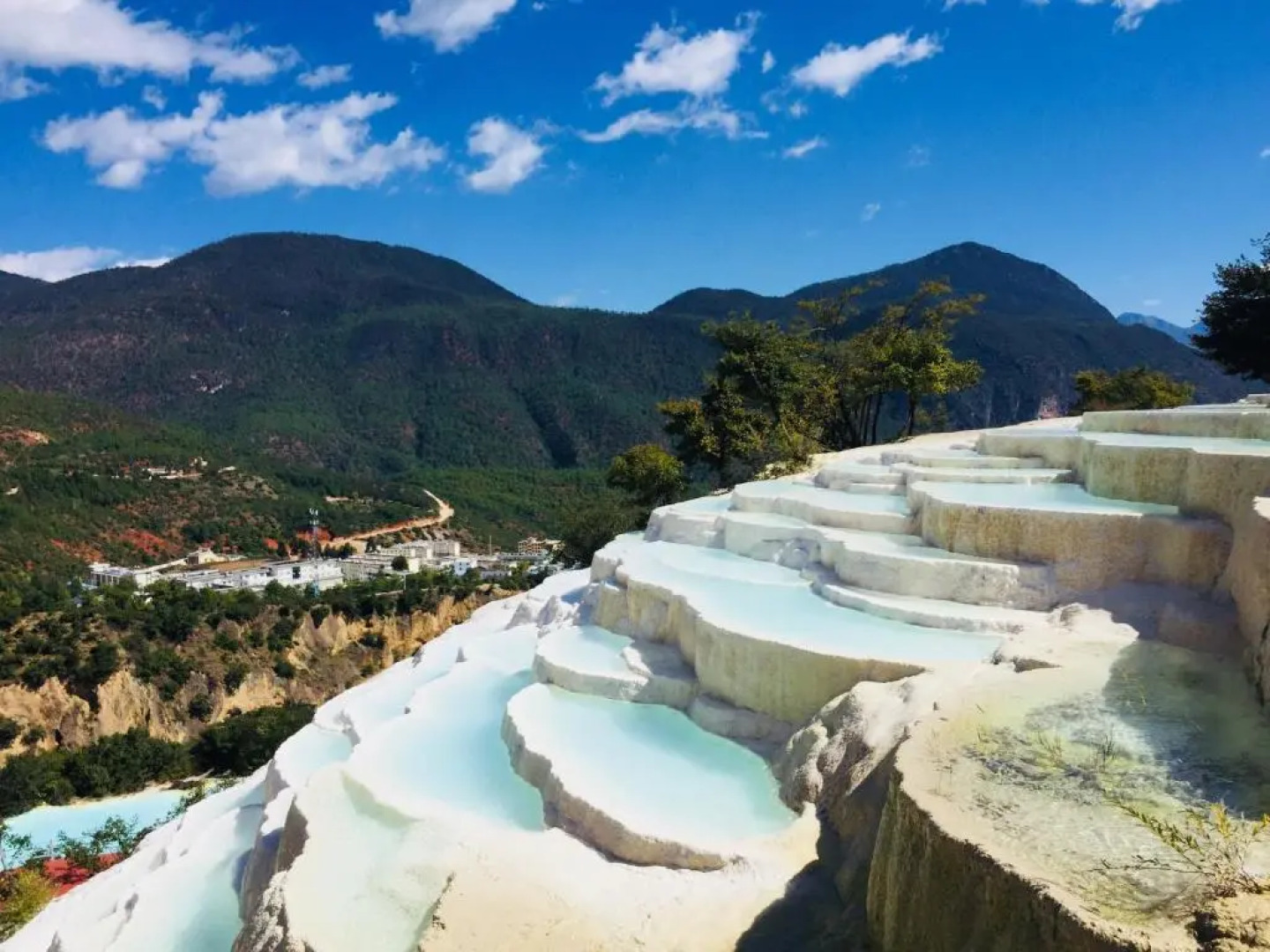 Tibet Guset House Tiger Leaping Gorge Shangrila