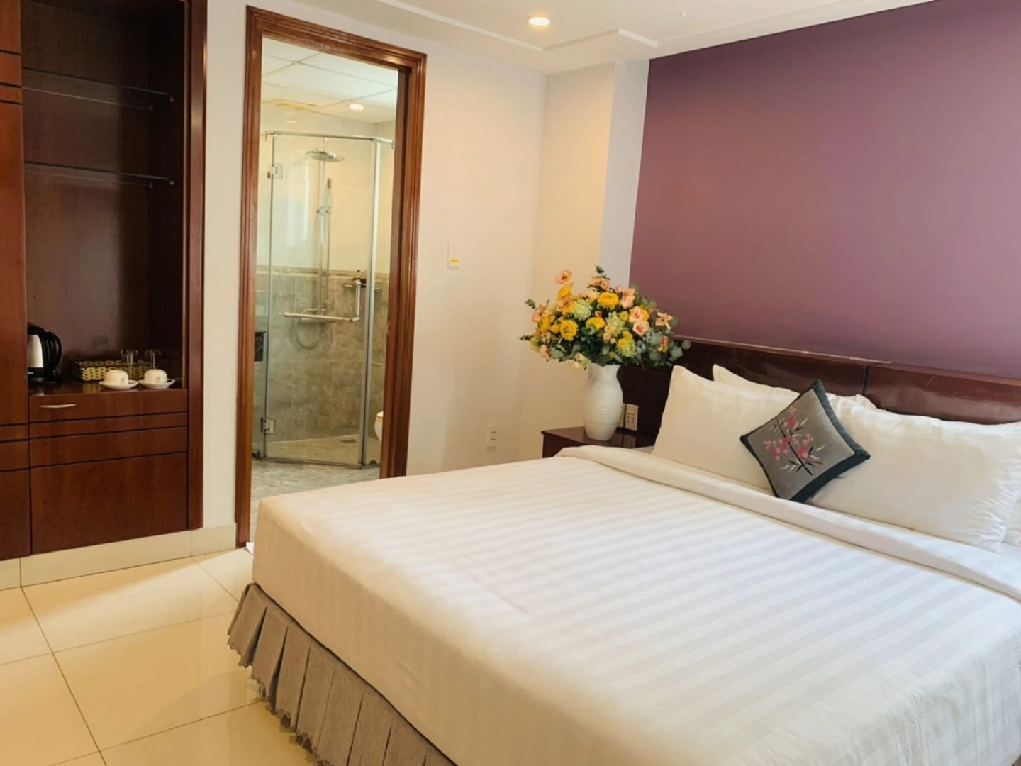 White Lotus Hotel Saigon