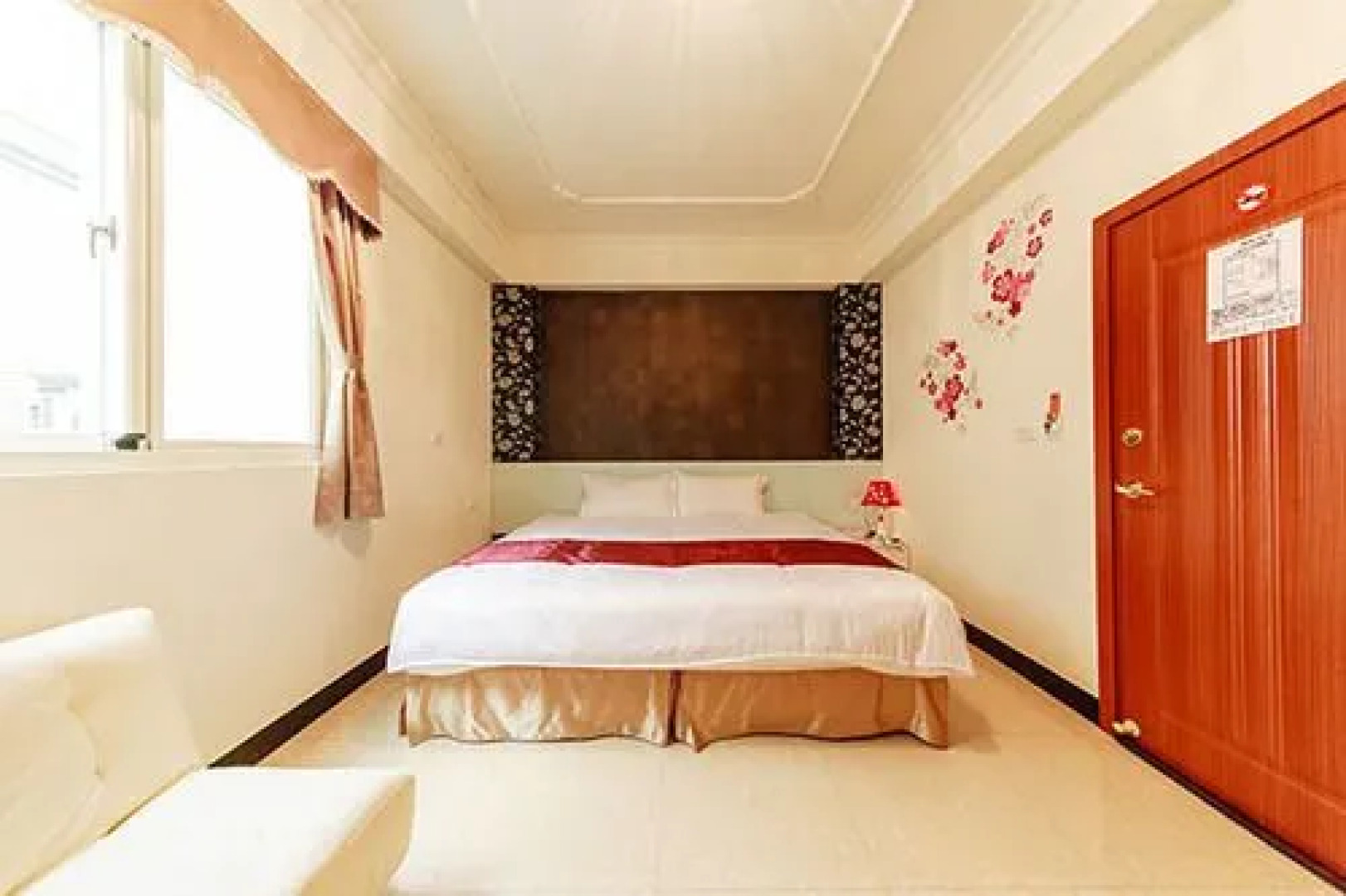 Autumn casual about Earl Seasons Bed and Breakfast