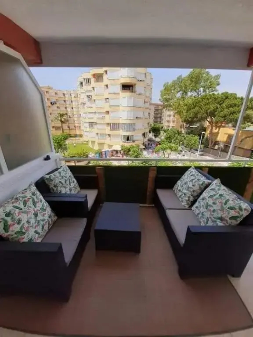 Agradable apartamento en Playa La Pineda (Tarragona)
