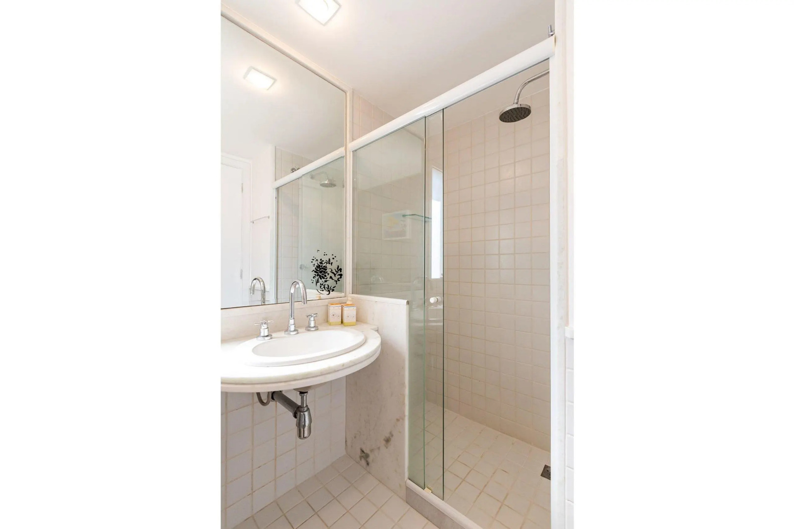 Frente-mar com 2Qtos em Camboinhas | GMO 1153/207