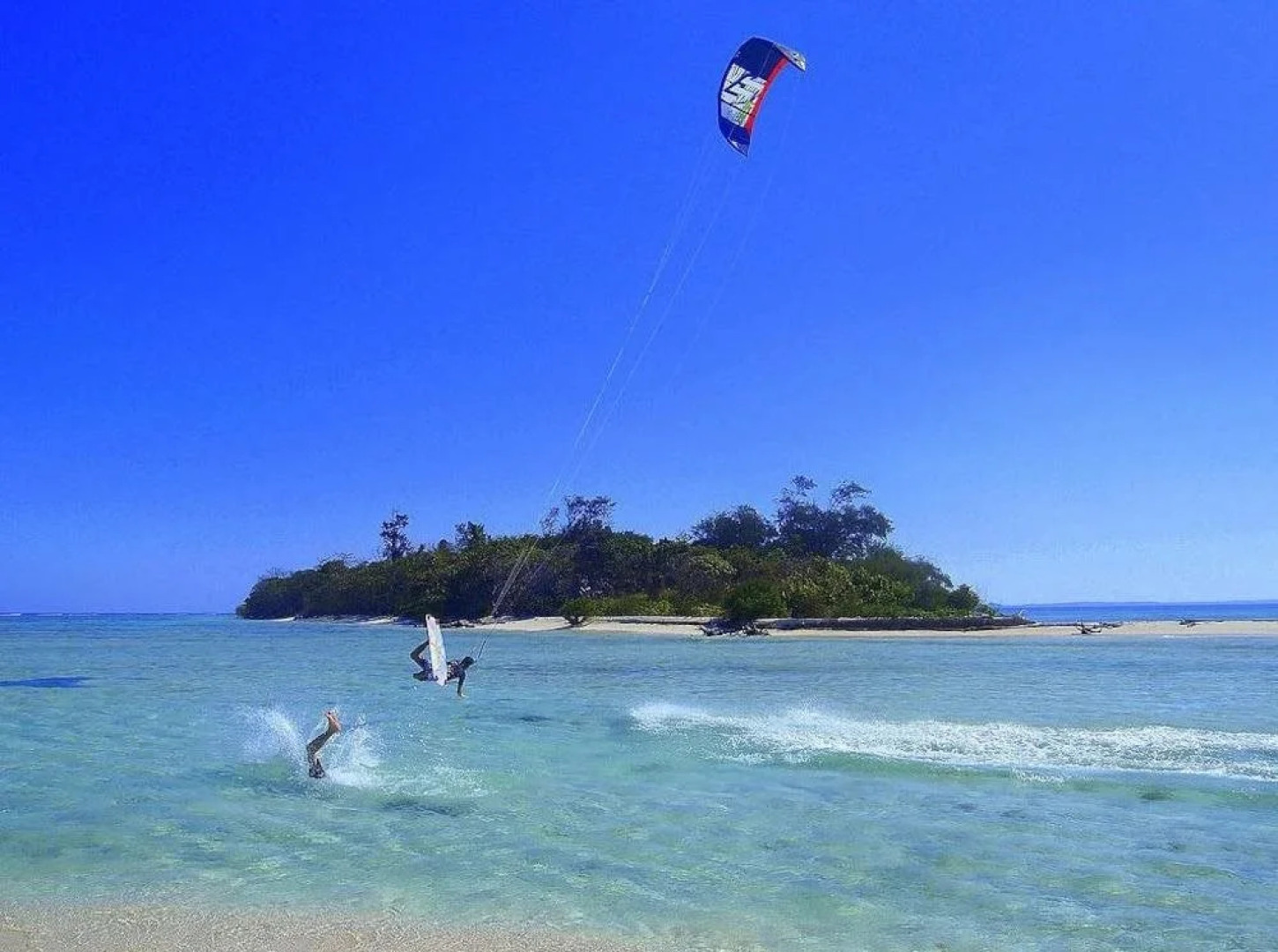 Breve Azurine Lagoon Retreat