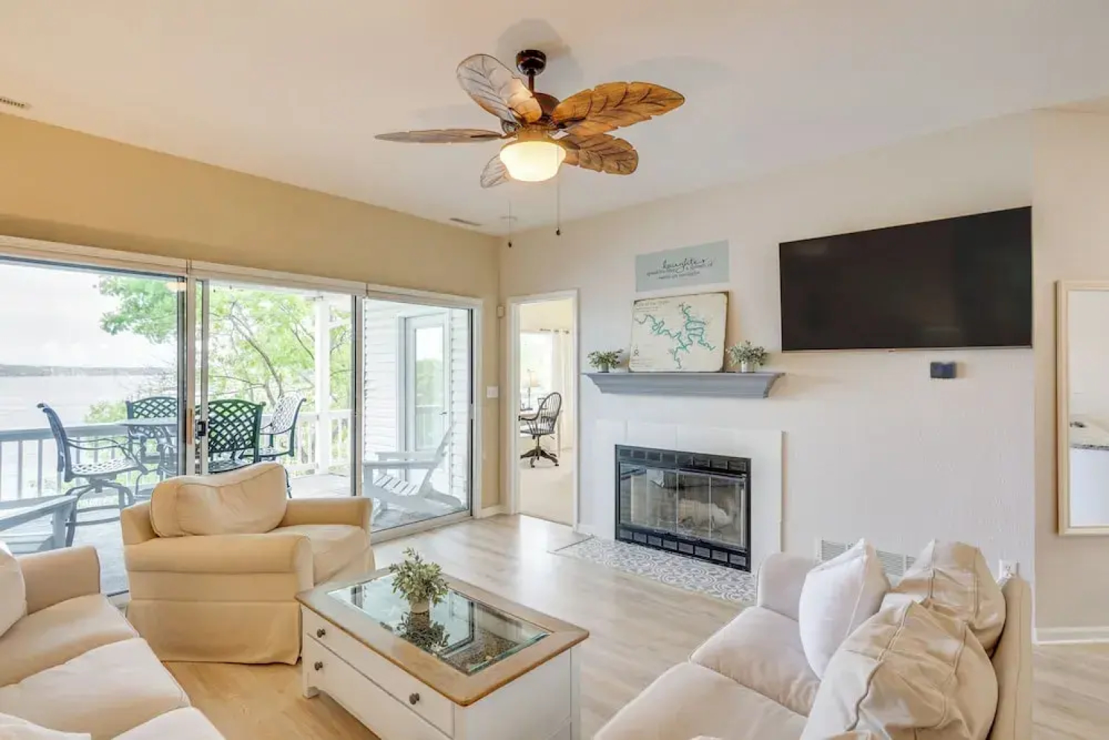 Swim, Boat & Fish: Townhome on Lake of the Ozarks
