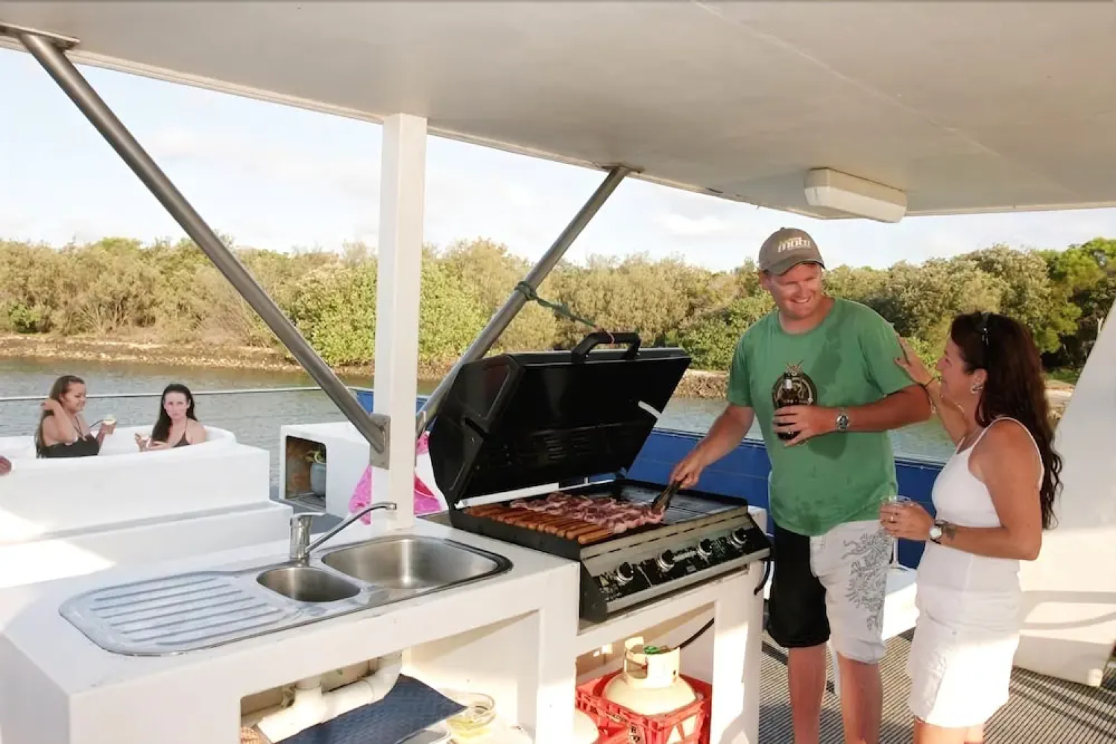 Boyds Bay Houseboat Holidays