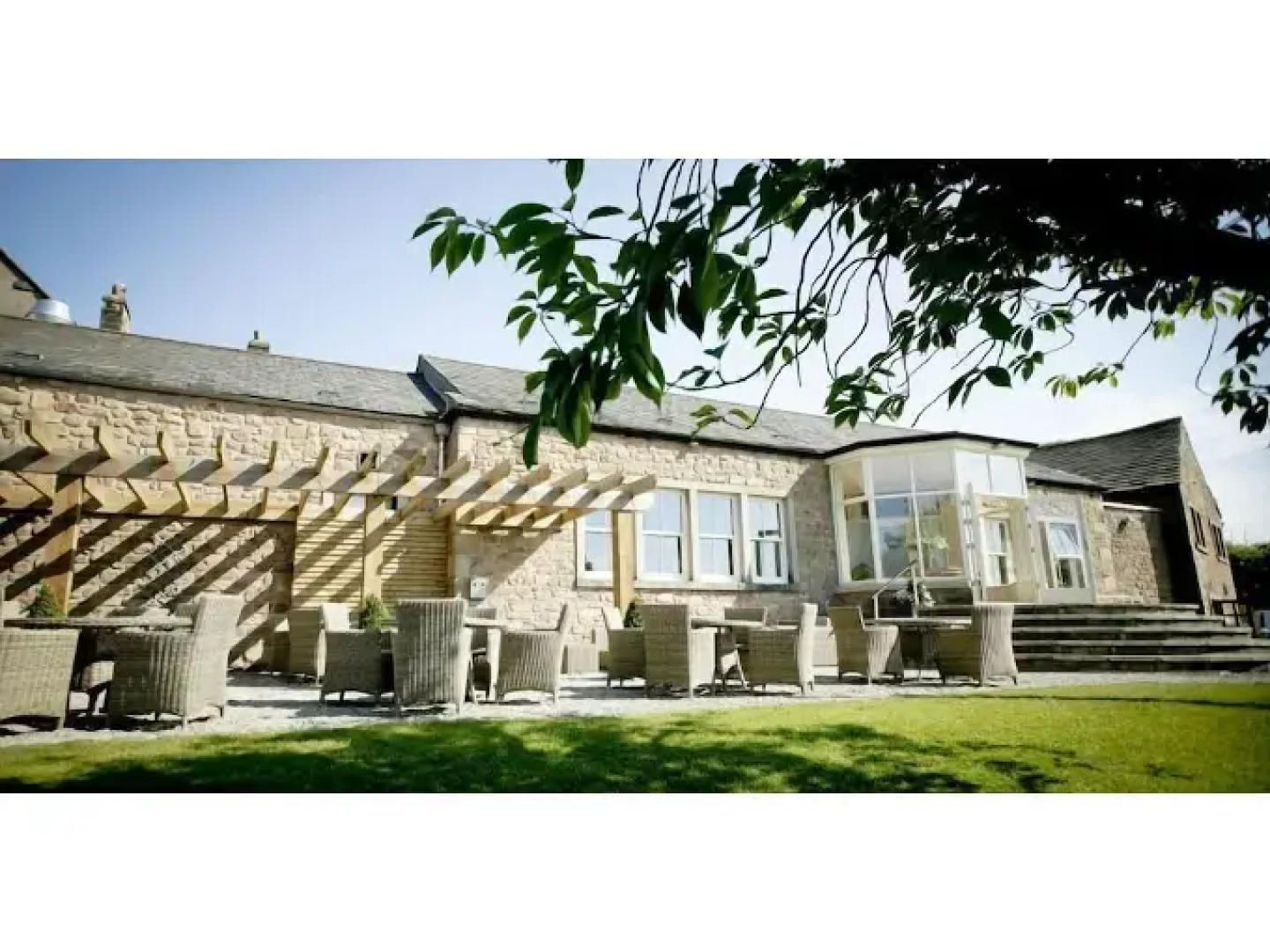 Shireburn Arms Hotel