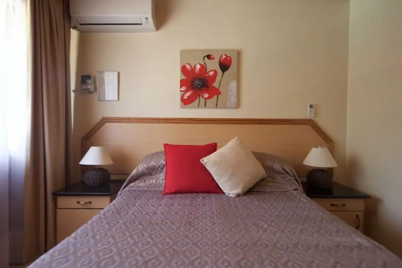 Flamingo Holiday Apartments