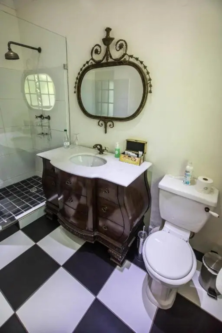 Godiva Spa & Guesthouse