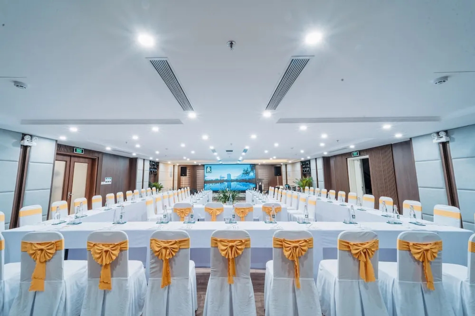 Rex Quang Binh Hotel