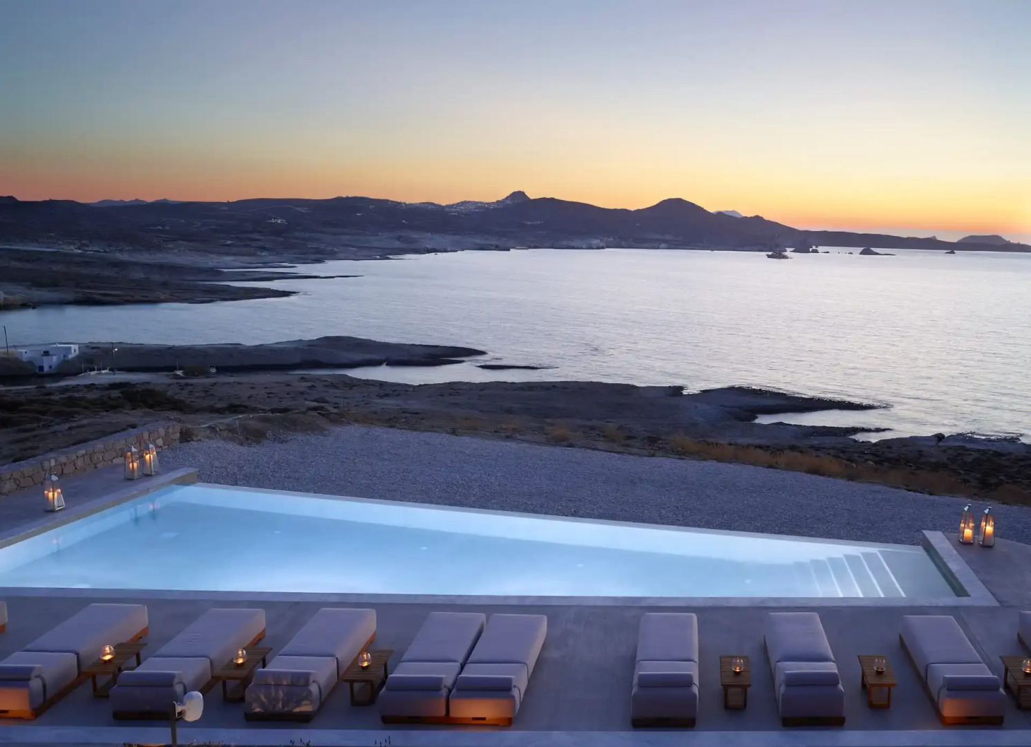 White Coast Pool Suites