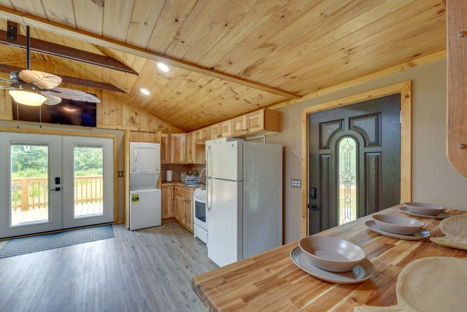 Cozy Ellicottville Cabin w/ Water Views - Near Ski