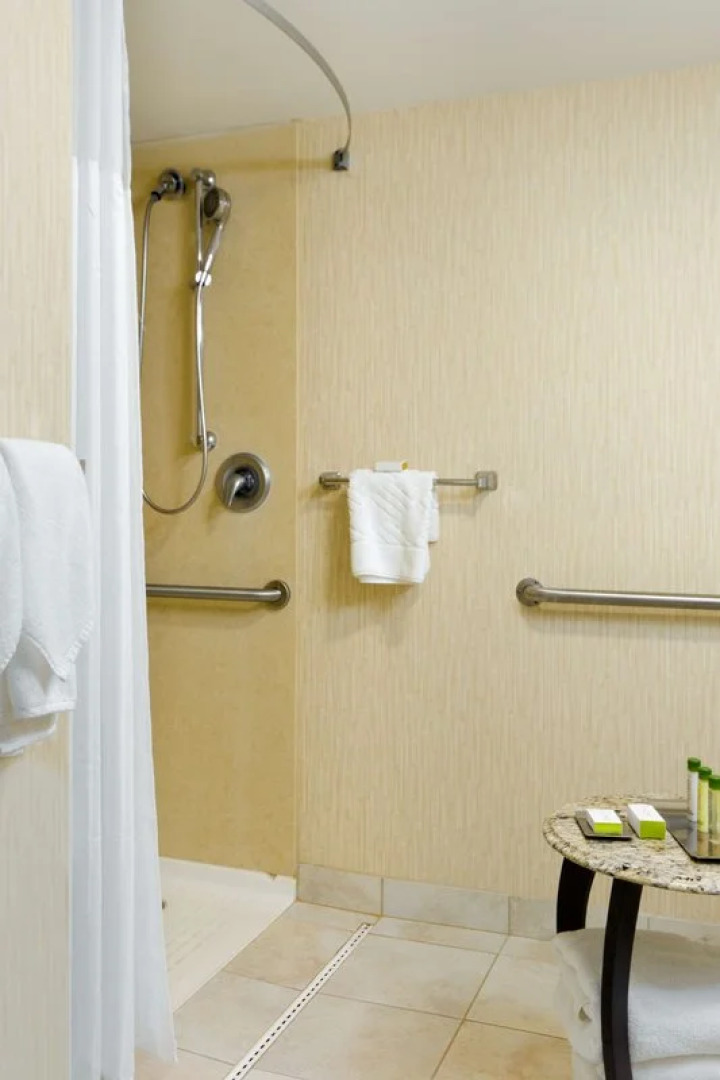 Doubletree Tinton Falls - Eatontown