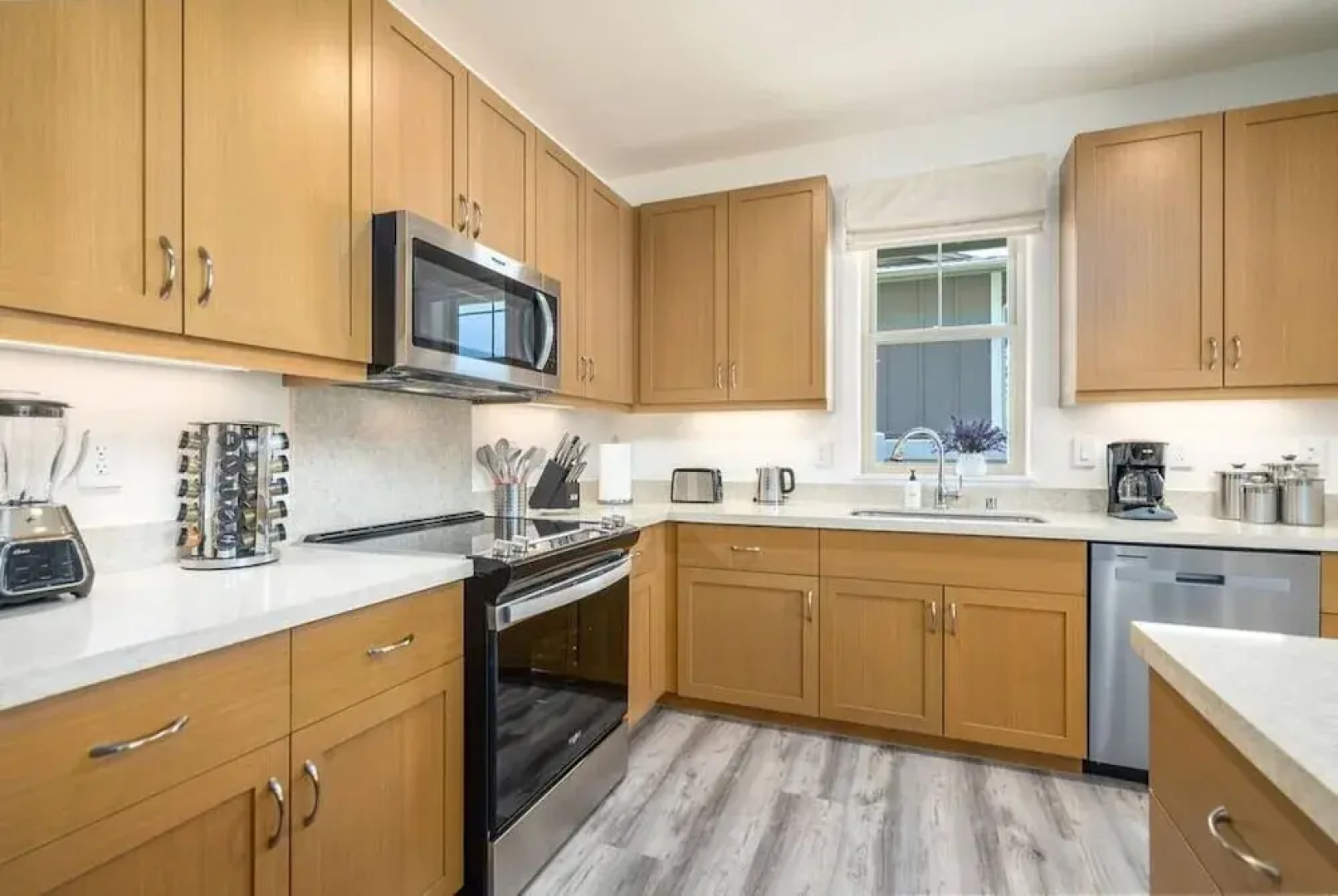 @ ML Aloha Hoonani 3BR Home MT & Ocean Views!