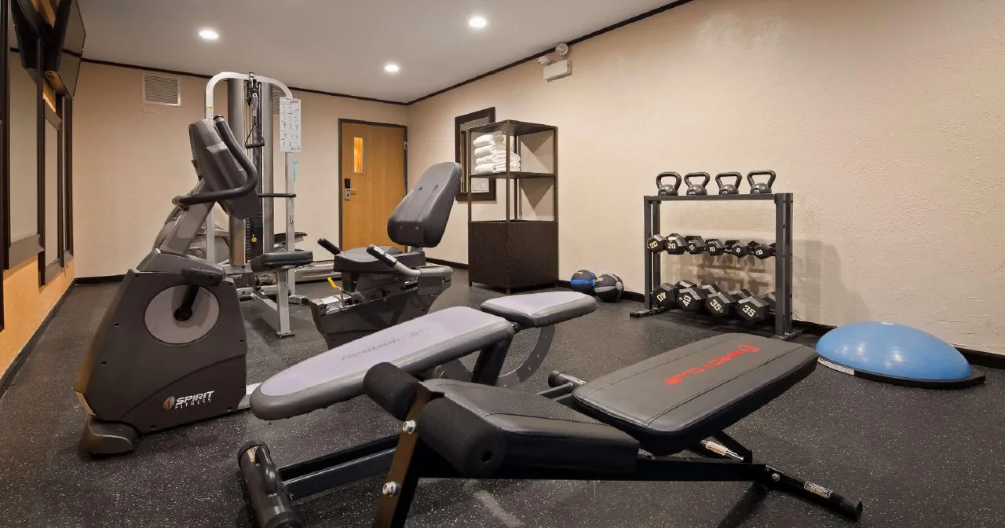 White Pines Inn & Suites