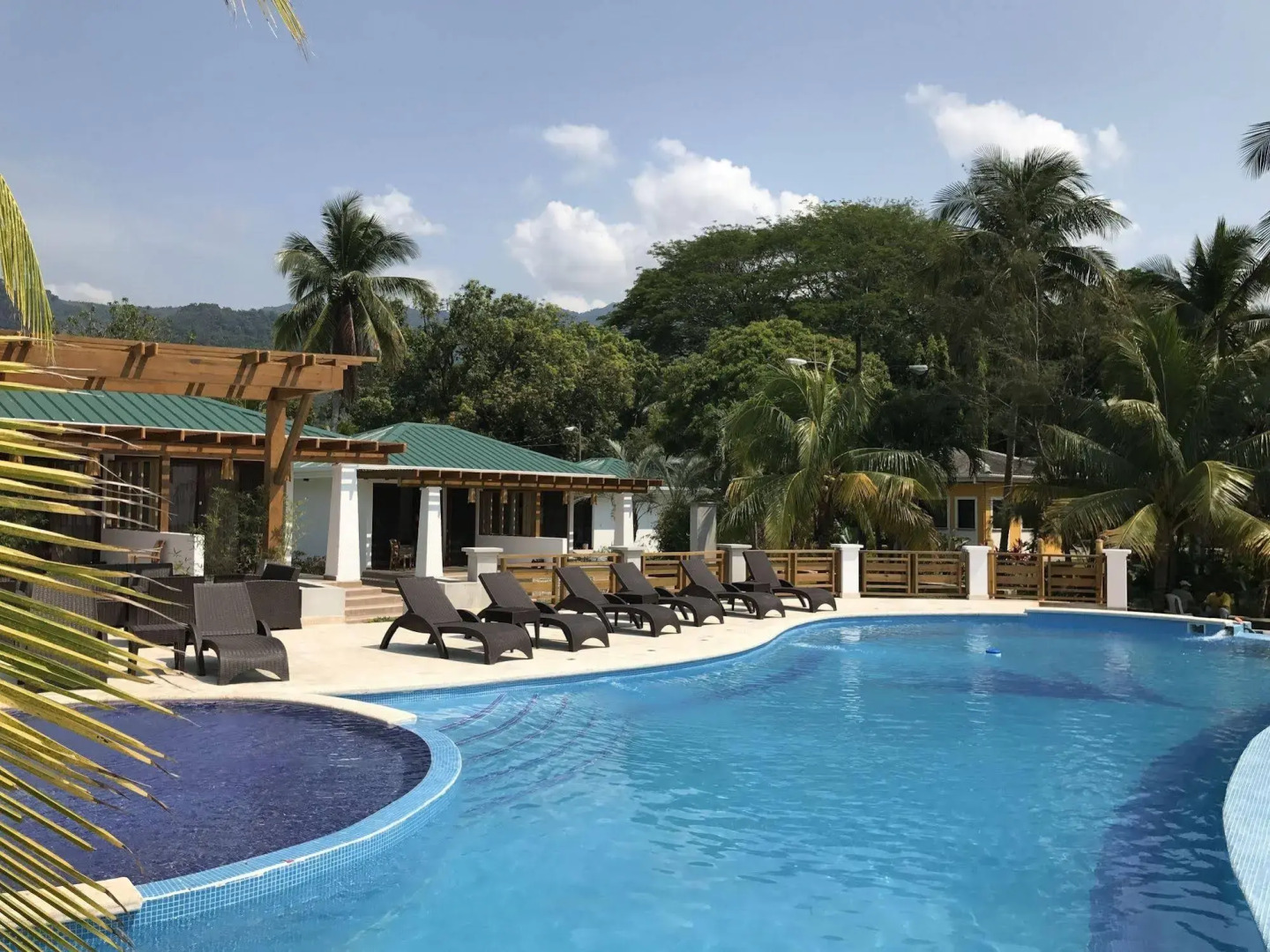 Paraiso Rainforest and Beach Hotel