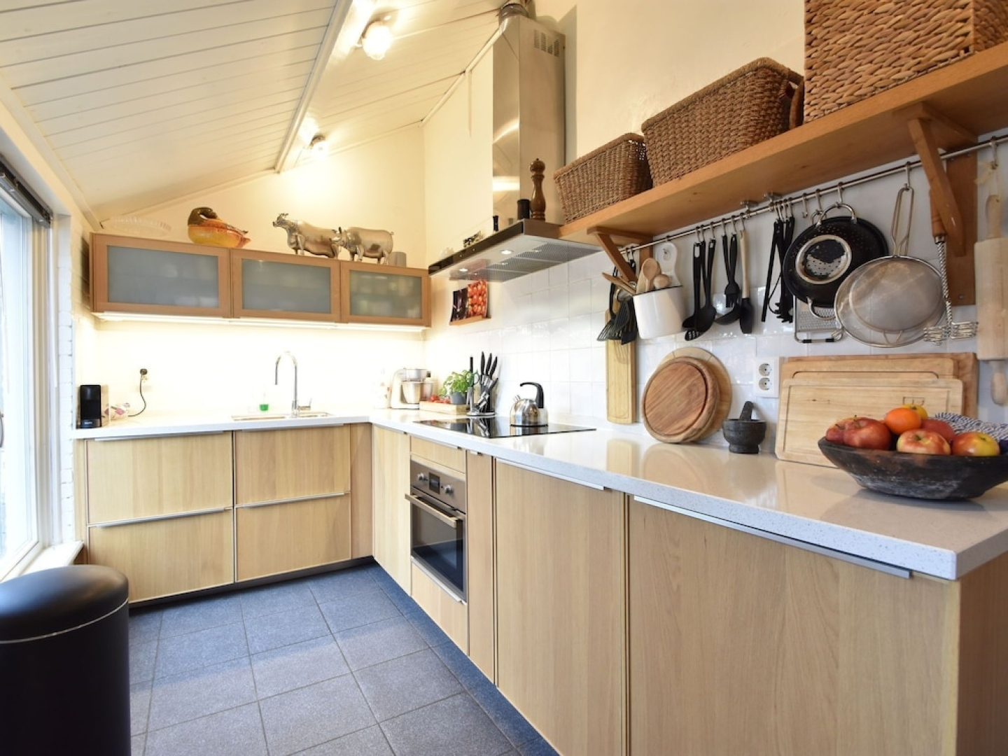 Charming Holiday Home in Brouwershaven With Garden and BBQ