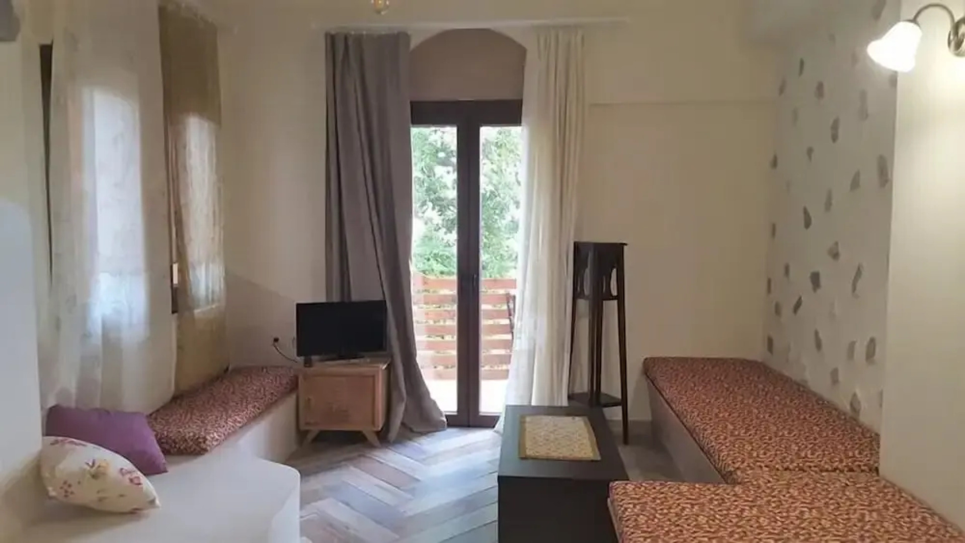 Victoria's Country Apartments