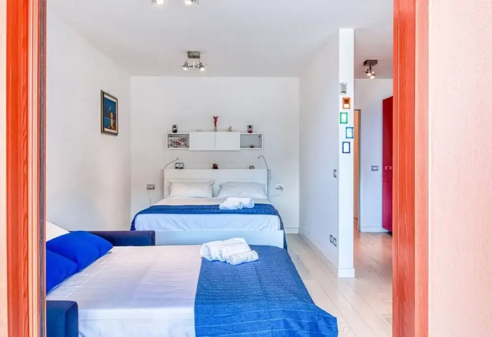 The Lady in Red Studio Flat with Sea View Terrace