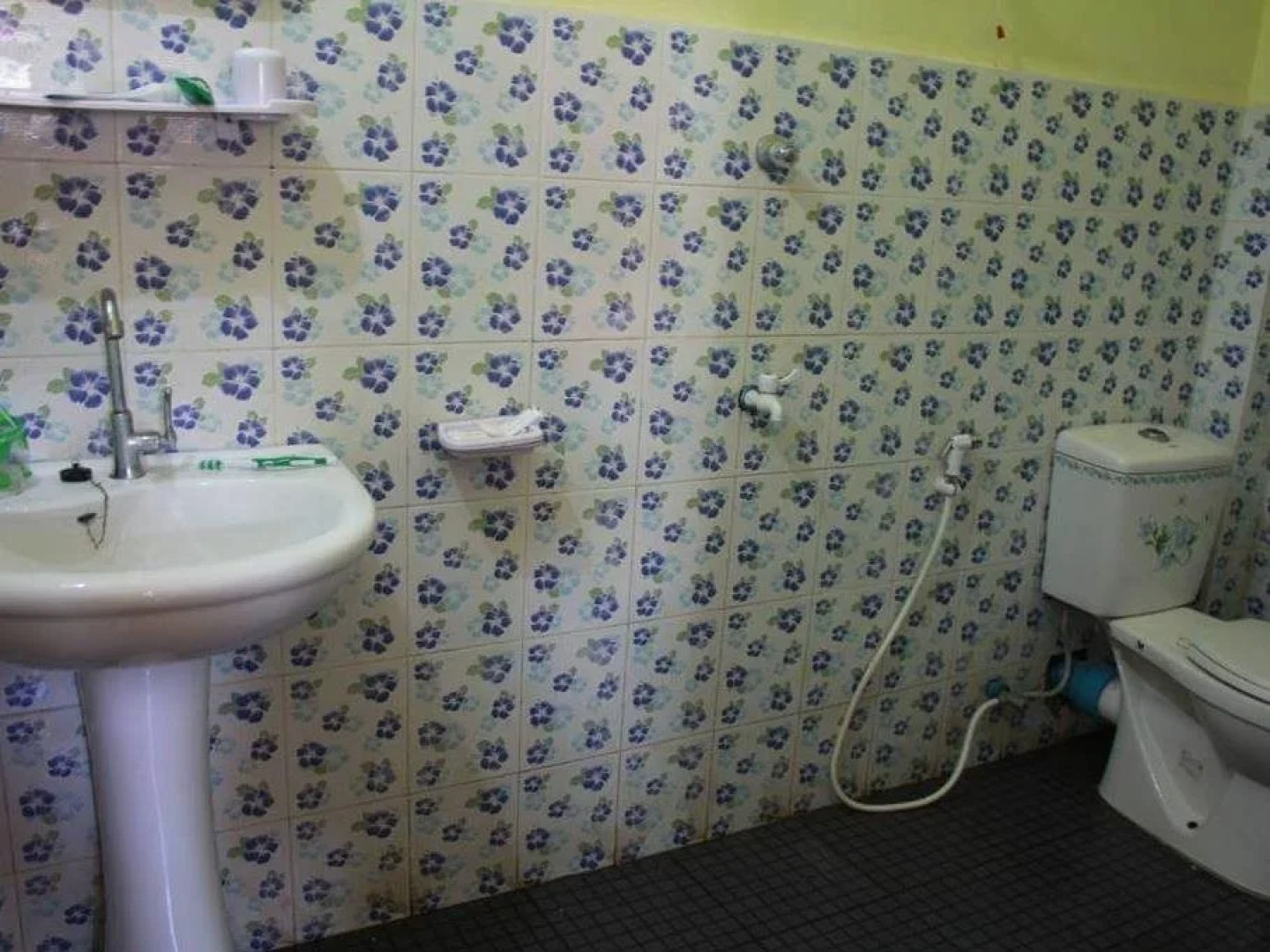 Nway Htway Yeik Guest House