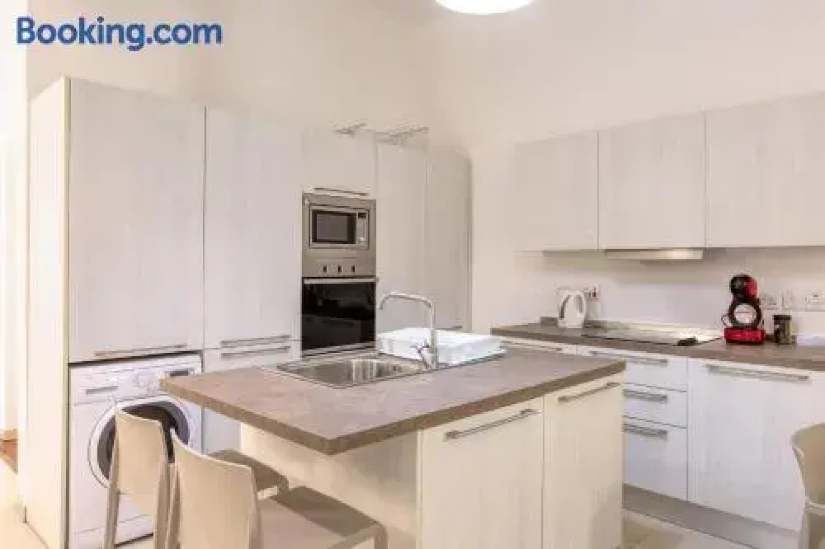 Floriana Suite-hosted by Sweetstay