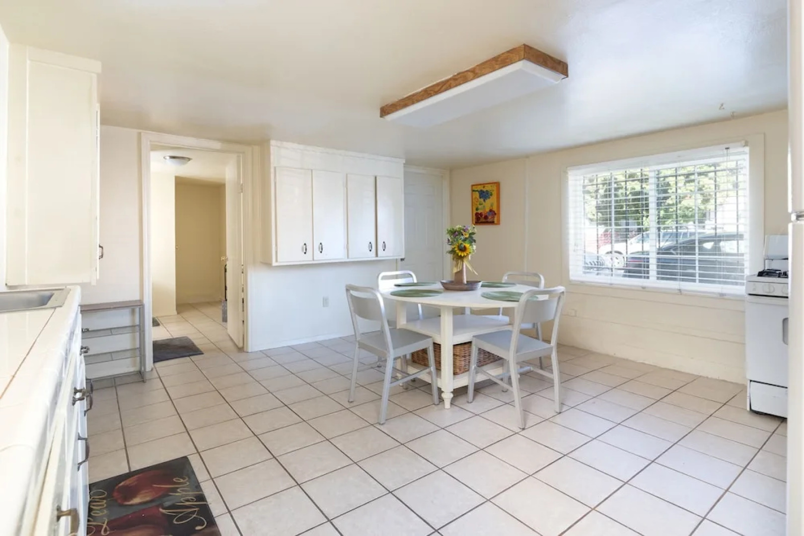 Bright & Spacious One Bedroom Apartment