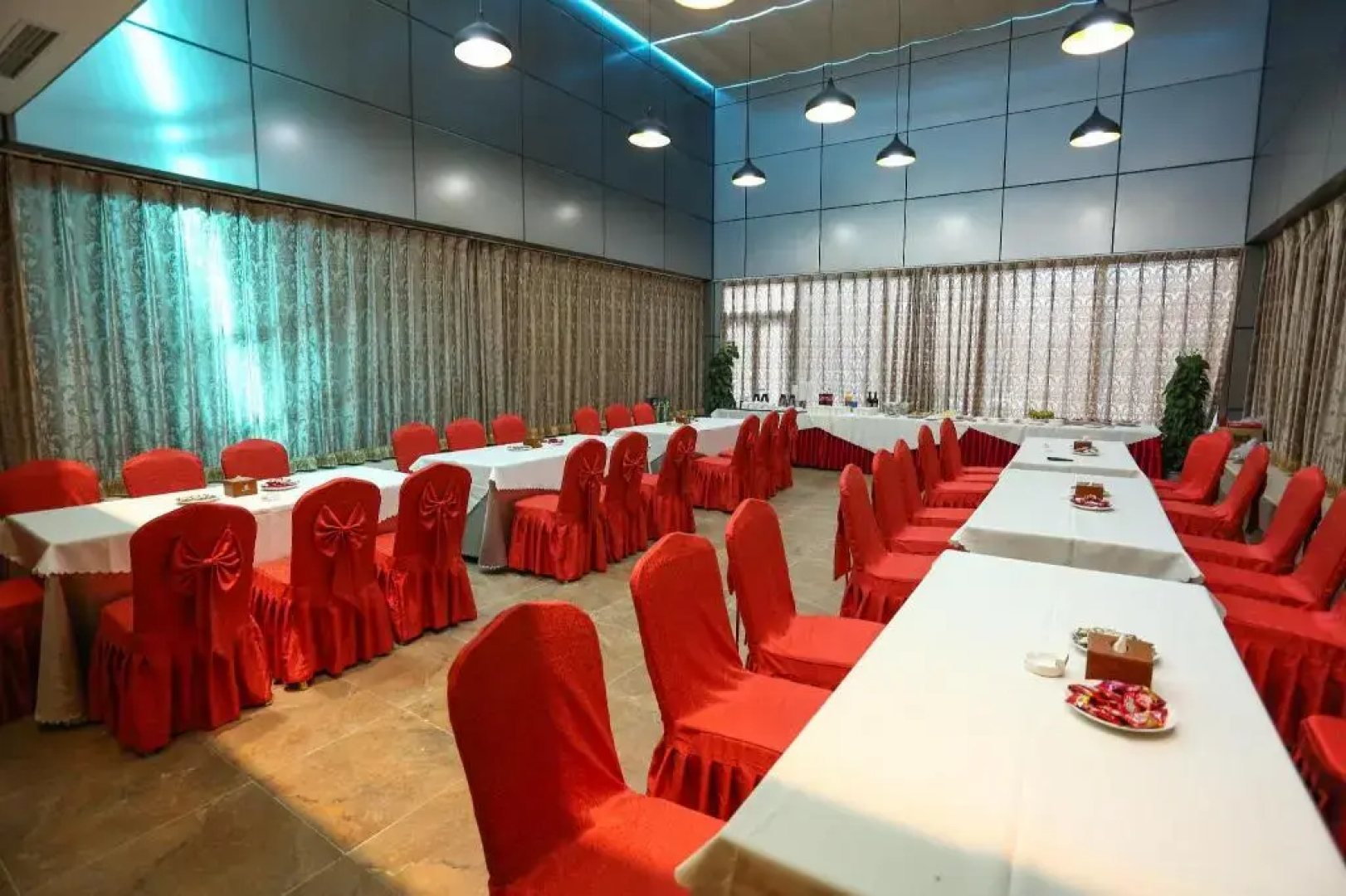 Chonpines Hotels·Caoqiao Metro Station