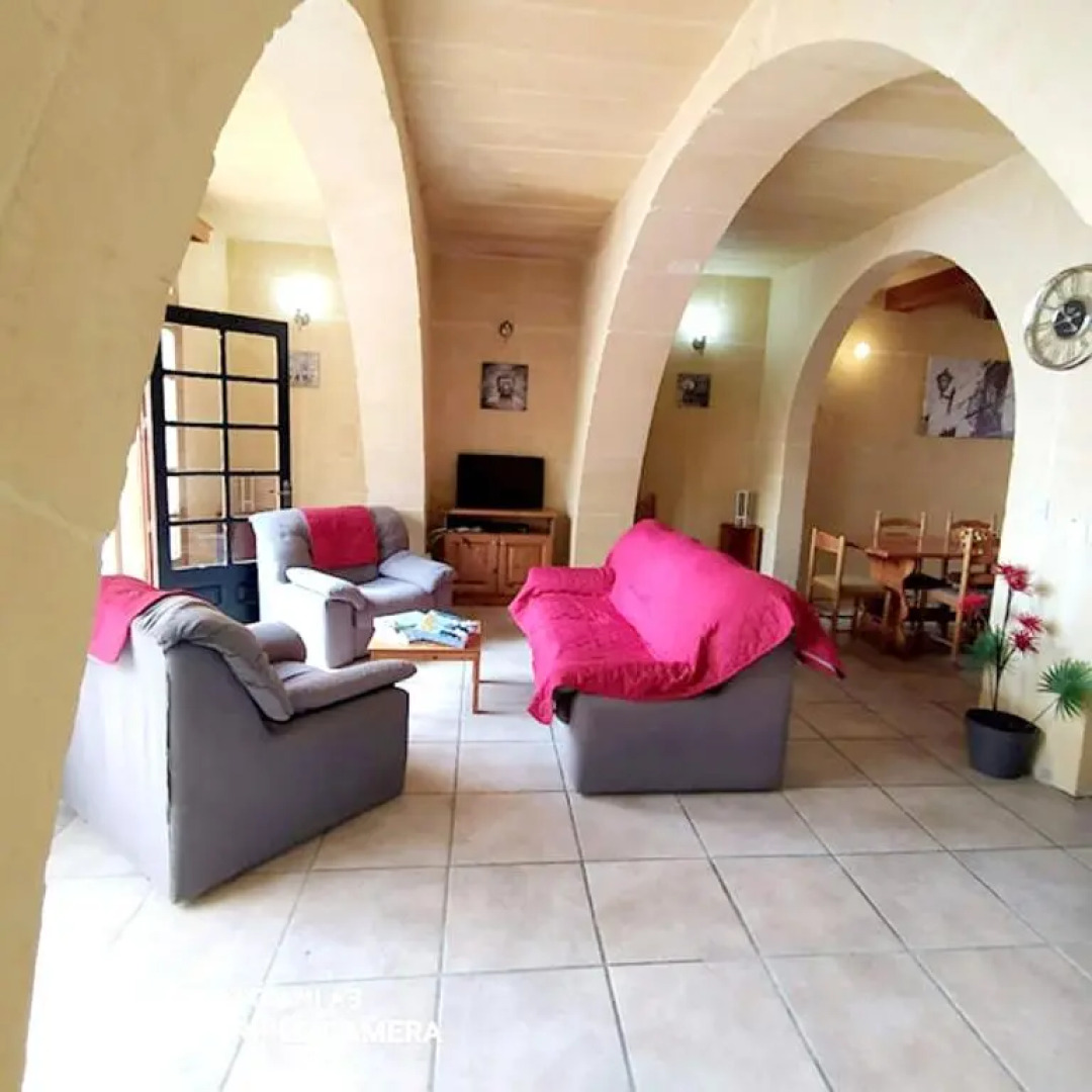3 bedrooms villa with private pool and wifi at Qala