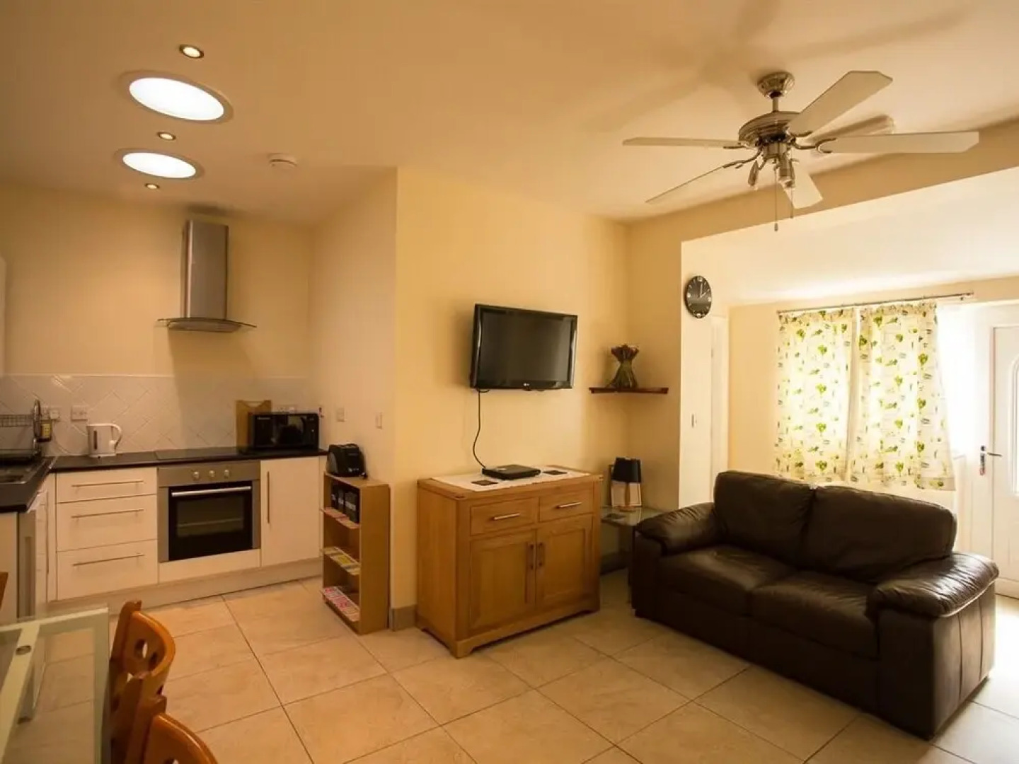 Treetops Cottages & Spa