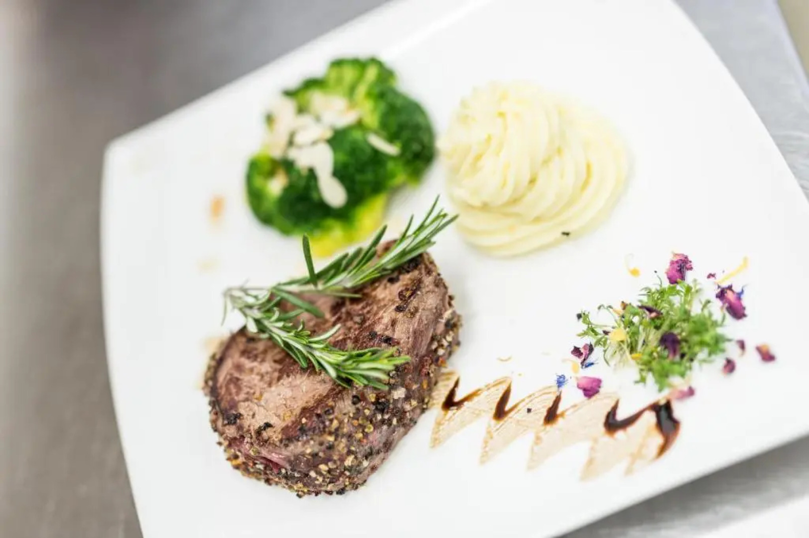 Hotel Restaurant Bistro Raffel