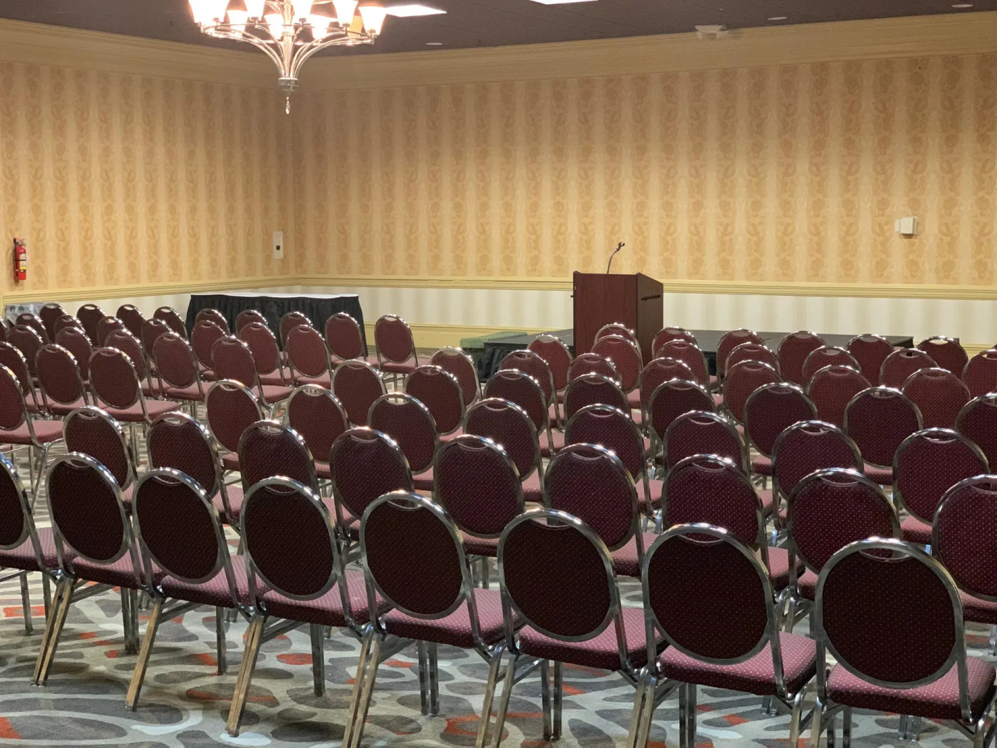 Clarion Hotel & Suites Conference Center Memphis Airport