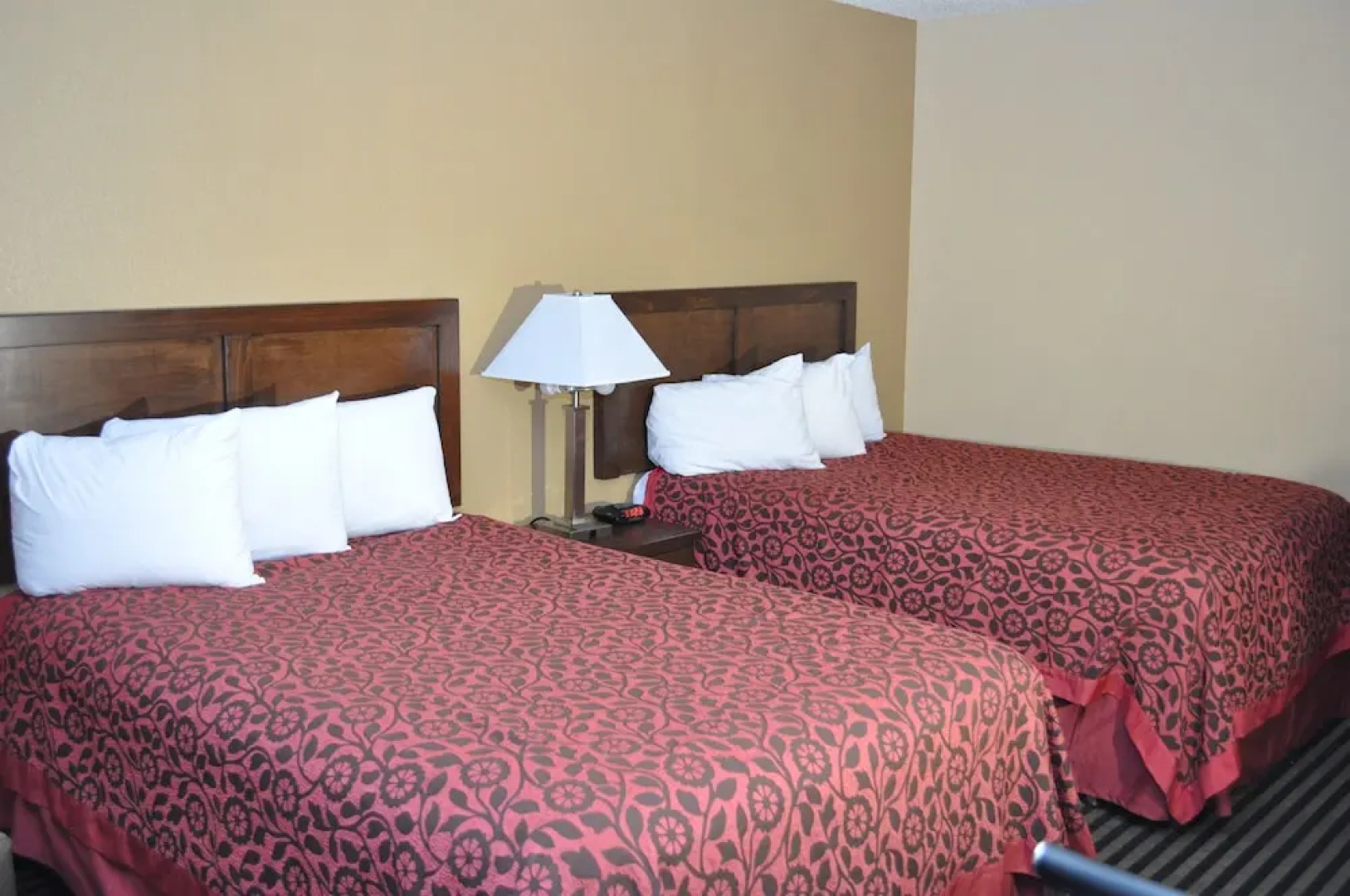 Evergreen Hotel & Suites