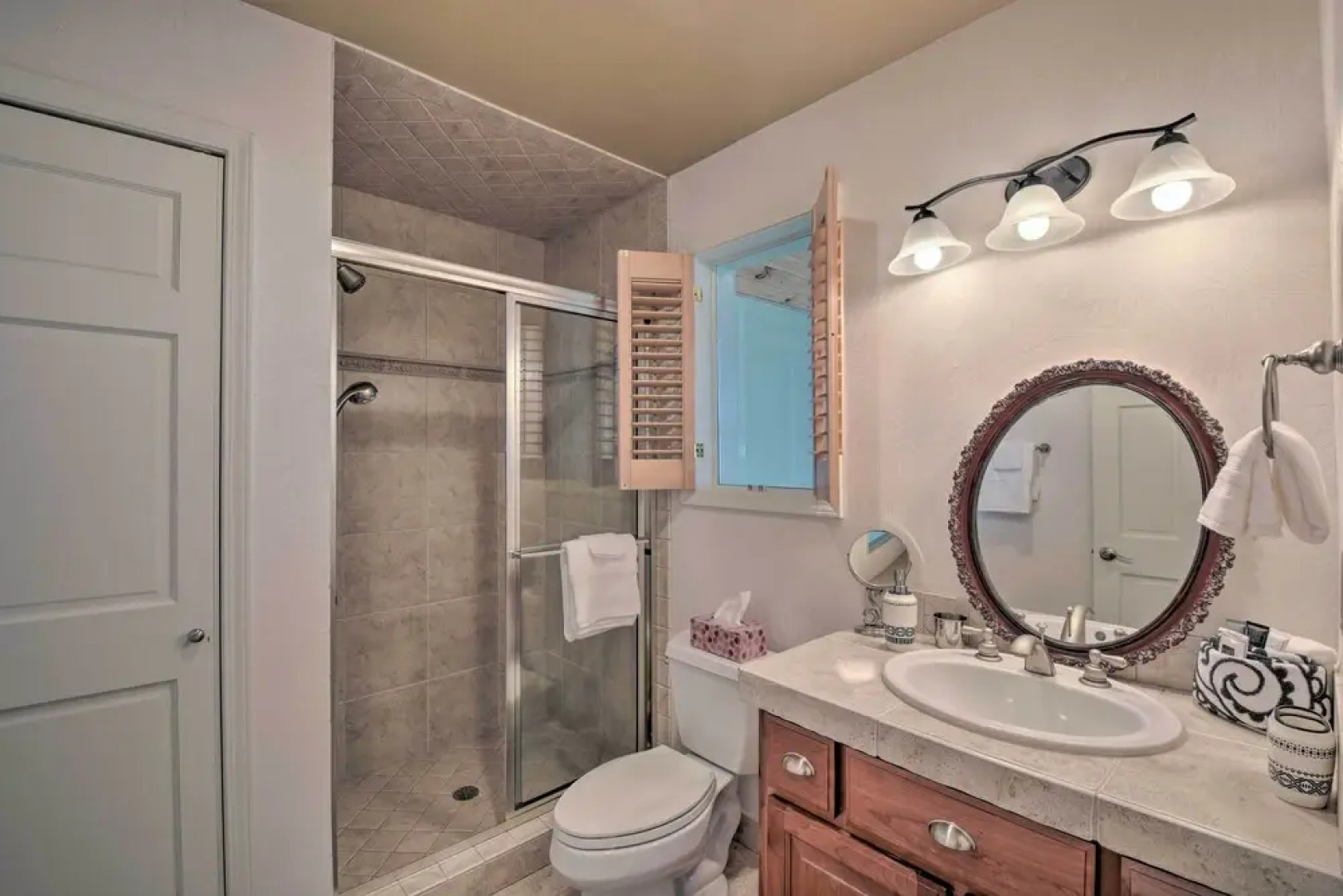 Captivating Vacation Rental Apt in Hayesville!