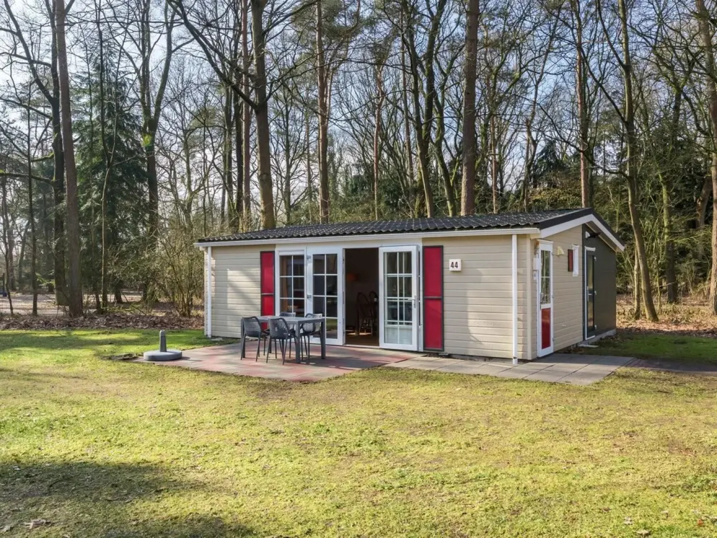 Tasteful Chalet With Combi-microwave, Next to a Nature Reserve