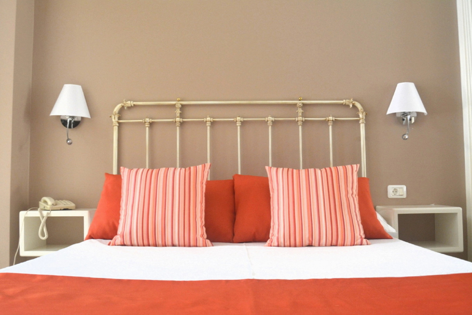 RF Astoria - Only Adults