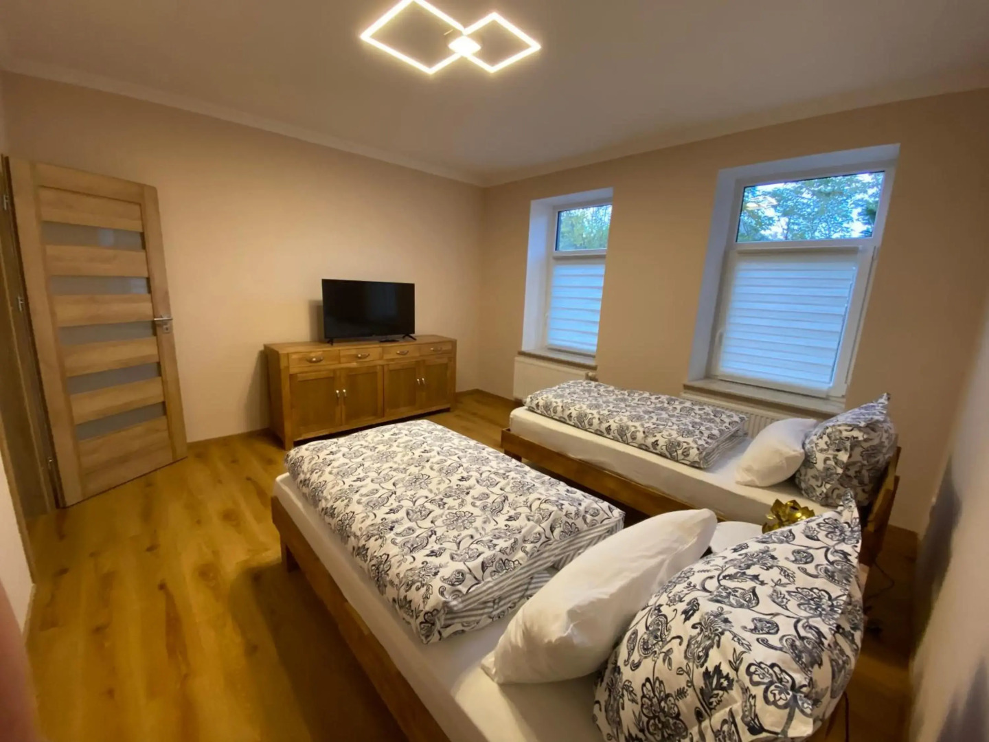 Schöne 2 Raumwohnung. Neu saniert, modern.