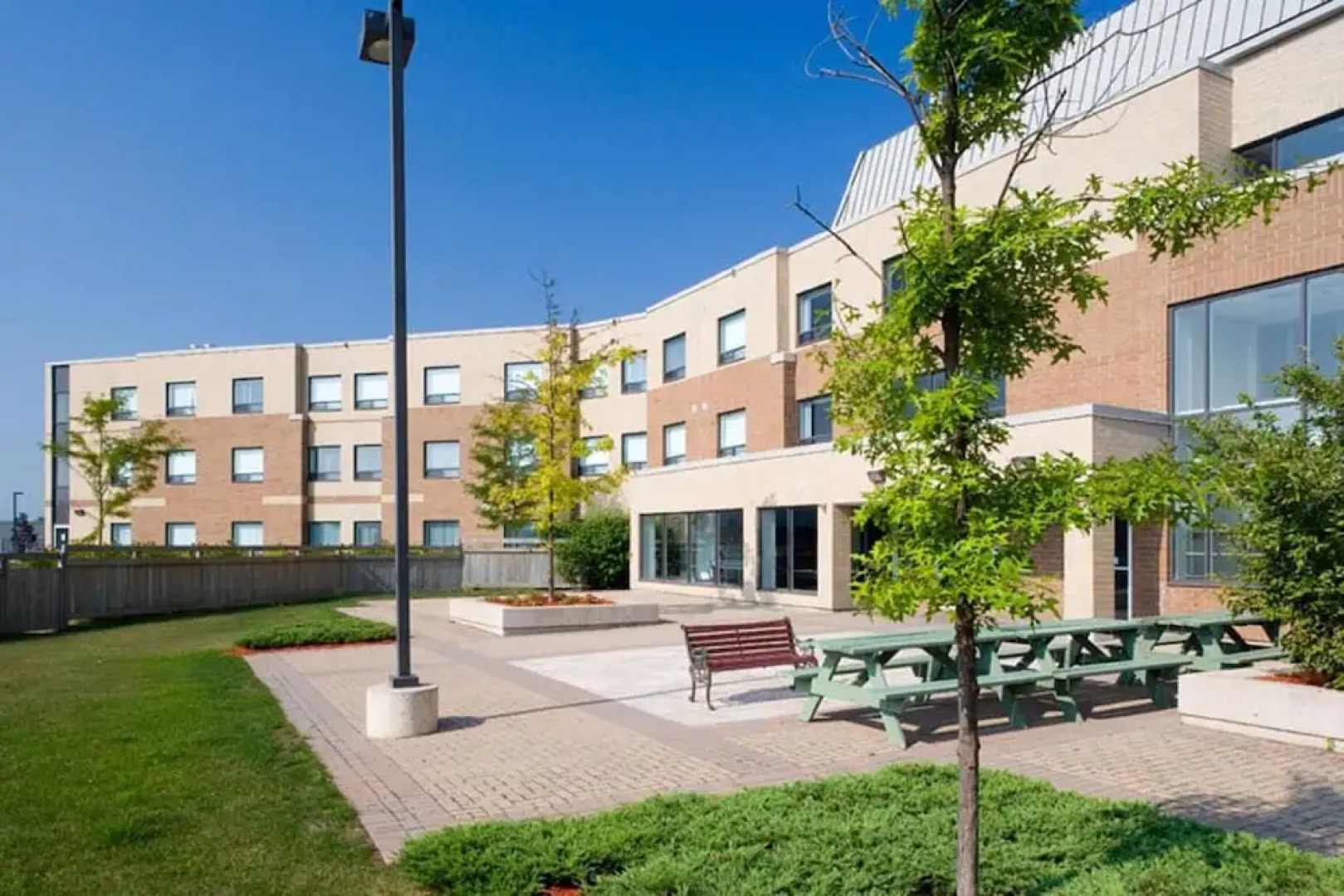 Residence & Conference Centre - King City