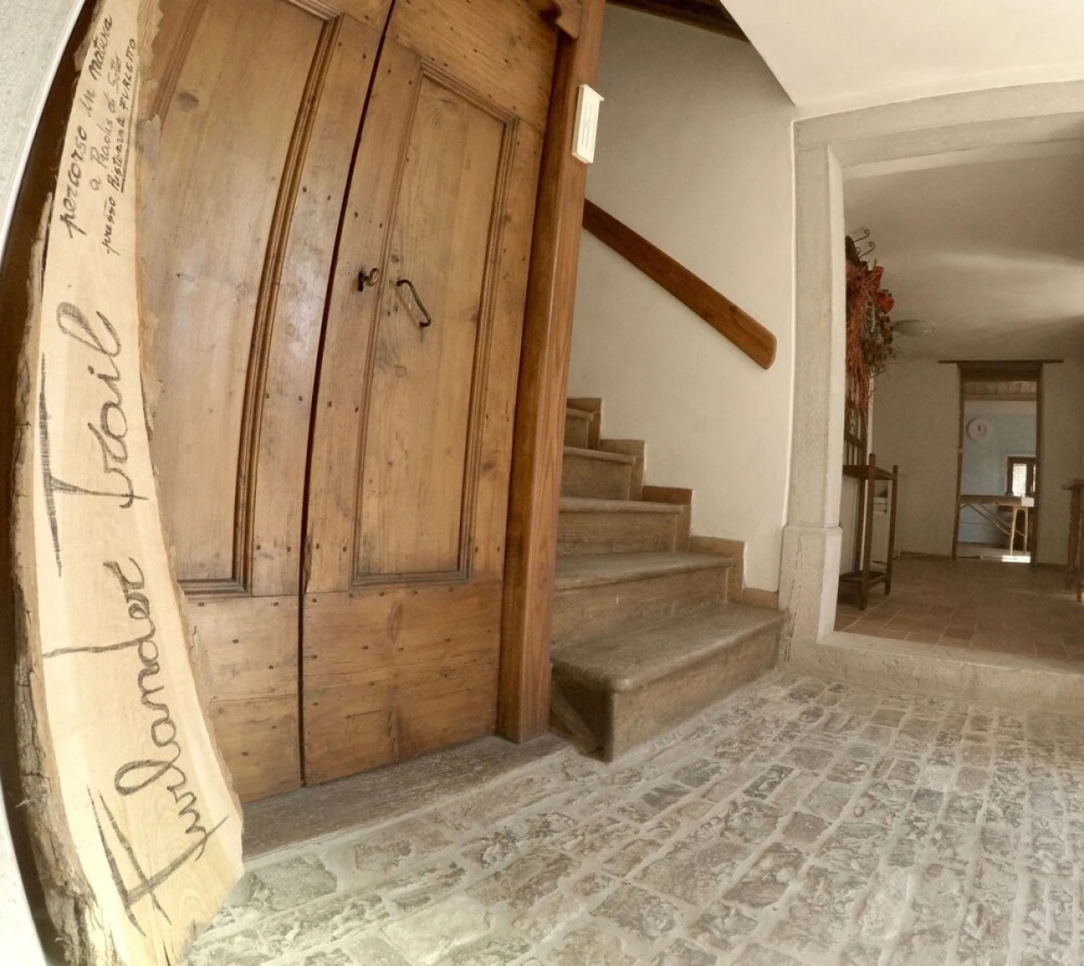 4lander House Balins