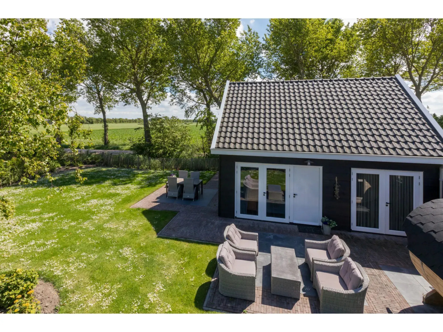 Holiday Home in Vrouwenpolder With Garden