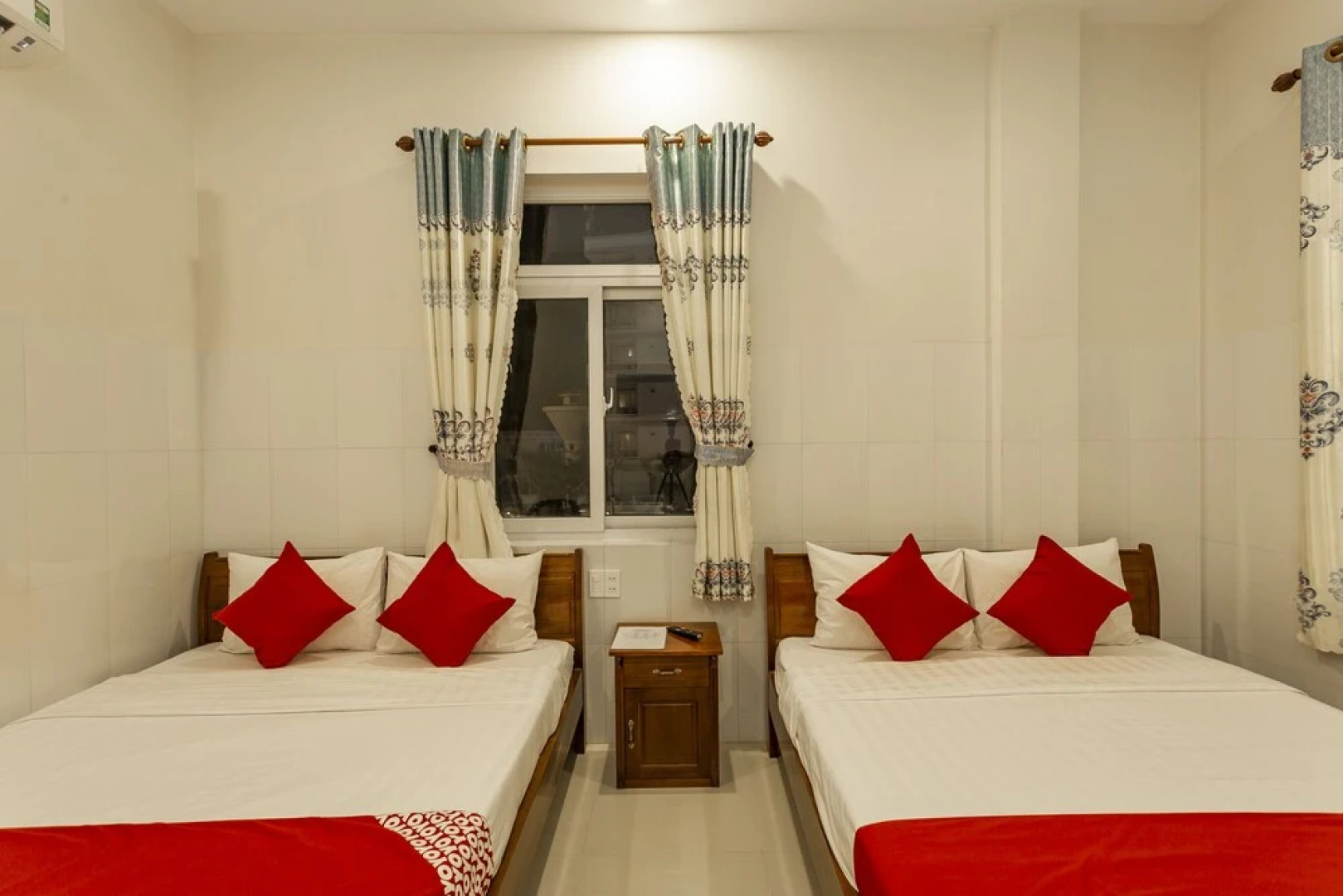 Oyo 324 Little Ha Noi Hotel